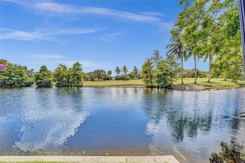 Townhouse in Plantation, Florida 3 bedrooms, 201.6 sq.m. № 1360636 - photo 18