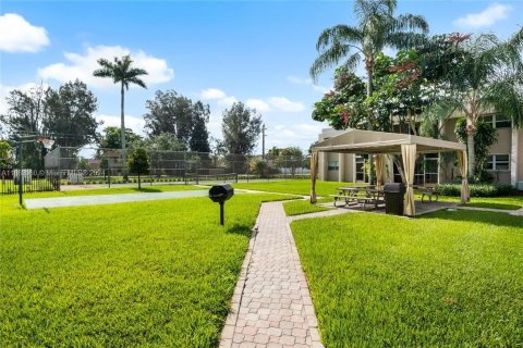 Copropriété à vendre à Davie, Floride: 2 chambres, 85.47 m2 № 1375882 - photo 4