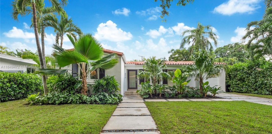 Villa ou maison à Coral Gables, Floride 3 chambres, 176.14 m2 № 1360262