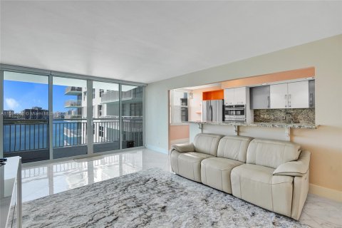 Condominio en venta en Sunny Isles Beach, Florida, 2 dormitorios, 138.24 m2 № 1206660 - foto 20