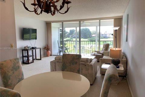 Condo in Lauderhill, Florida, 2 bedrooms  № 1347661 - photo 21