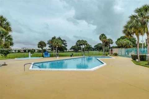 Condominio en venta en Lauderhill, Florida, 2 dormitorios, 98.48 m2 № 1347661 - foto 12