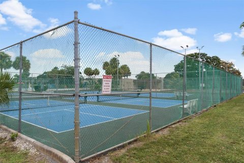 Condo in Lauderhill, Florida, 2 bedrooms  № 1347661 - photo 6