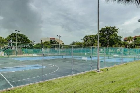 Condominio en venta en Lauderhill, Florida, 2 dormitorios, 98.48 m2 № 1347661 - foto 7