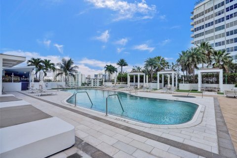 Condo in Miami Beach, Florida, 1 bedroom  № 1146802 - photo 13