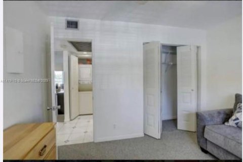 Condominio en venta en Pembroke Pines, Florida, 2 dormitorios, 110.74 m2 № 812999 - foto 15