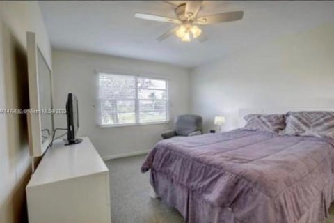 Condominio en venta en Pembroke Pines, Florida, 2 dormitorios, 110.74 m2 № 812999 - foto 21
