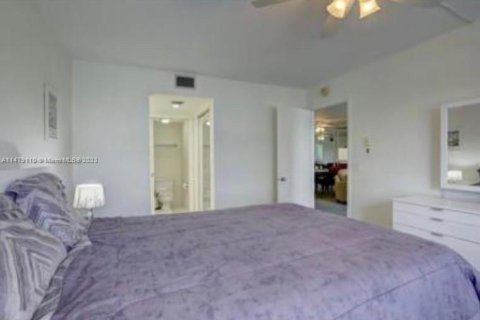 Condominio en venta en Pembroke Pines, Florida, 2 dormitorios, 110.74 m2 № 812999 - foto 20