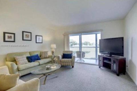 Condominio en venta en Pembroke Pines, Florida, 2 dormitorios, 110.74 m2 № 812999 - foto 3