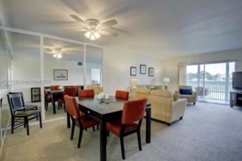 Condominio en venta en Pembroke Pines, Florida, 2 dormitorios, 110.74 m2 № 812999 - foto 8