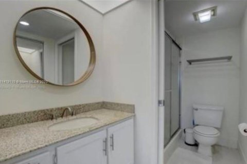 Condominio en venta en Pembroke Pines, Florida, 2 dormitorios, 110.74 m2 № 812999 - foto 16