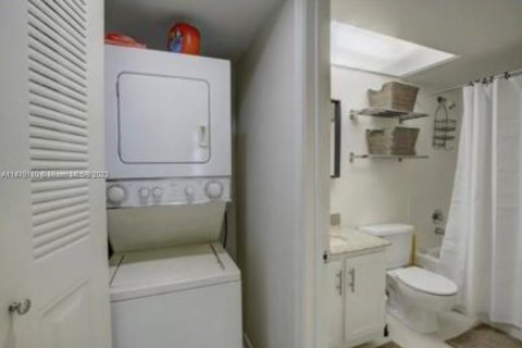 Condominio en venta en Pembroke Pines, Florida, 2 dormitorios, 110.74 m2 № 812999 - foto 26
