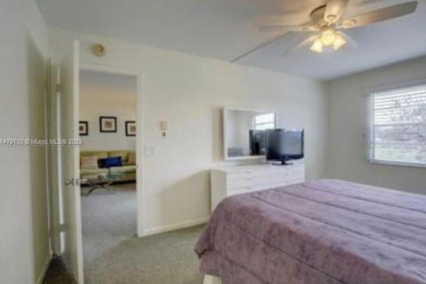 Condominio en venta en Pembroke Pines, Florida, 2 dormitorios, 110.74 m2 № 812999 - foto 19