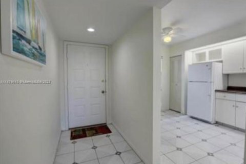Condominio en venta en Pembroke Pines, Florida, 2 dormitorios, 110.74 m2 № 812999 - foto 13