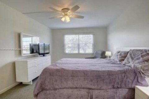 Condominio en venta en Pembroke Pines, Florida, 2 dormitorios, 110.74 m2 № 812999 - foto 18