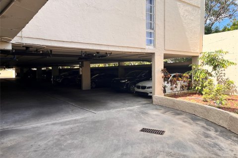 Condo in Lauderhill, Florida, 2 bedrooms  № 1093352 - photo 21