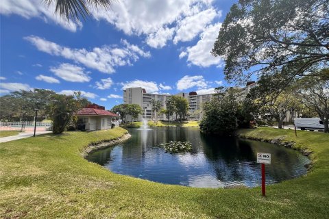 Copropriété à vendre à Lauderhill, Floride: 2 chambres, 106.65 m2 № 1093352 - photo 16