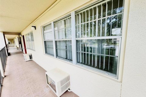 Condominio en venta en Pembroke Pines, Florida, 1 dormitorio, 75.34 m2 № 932054 - foto 7