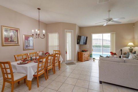Townhouse in Davenport, Florida 4 bedrooms, 163.69 sq.m. № 928371 - photo 9
