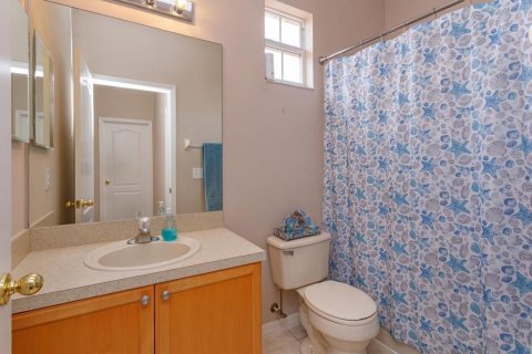 Townhouse in Davenport, Florida 4 bedrooms, 163.69 sq.m. № 928371 - photo 17