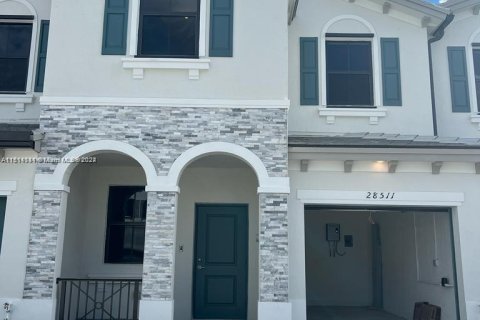 Townhouse in Homestead, Florida 3 bedrooms, 168.8 sq.m. № 947711 - photo 1