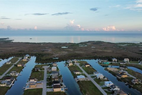 Land in Hernando Beach, Florida № 1306515 - photo 1