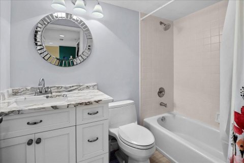 Condo in Hutchinson Island South, Florida, 2 bedrooms  № 1146689 - photo 6