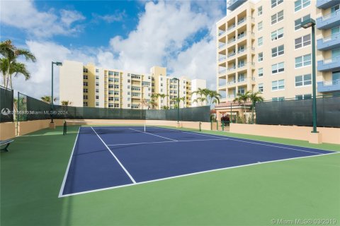 Condo in Miami Beach, Florida, 2 bedrooms  № 1281873 - photo 28