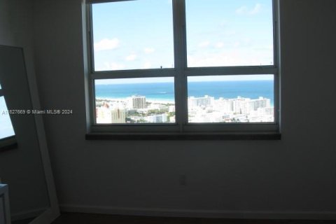 Condo in Miami Beach, Florida, 2 bedrooms  № 1281873 - photo 12