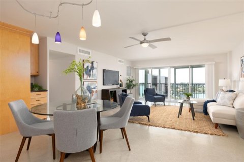 Condominio en venta en Treasure Island, Florida, 2 dormitorios, 98.01 m2 № 1359397 - foto 10