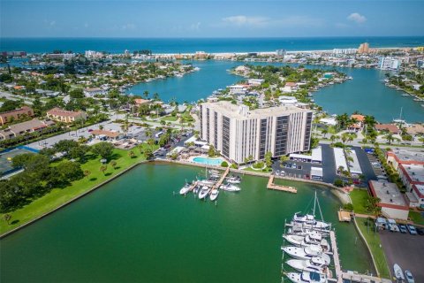 Condominio en venta en Treasure Island, Florida, 2 dormitorios, 98.01 m2 № 1359397 - foto 27