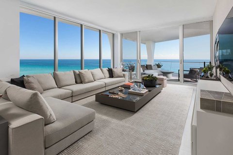 Penthouse in JADE SIGNATURE in Sunny Isles Beach, Florida 6 bedrooms, 853 sq.m. № 33893 - photo 2