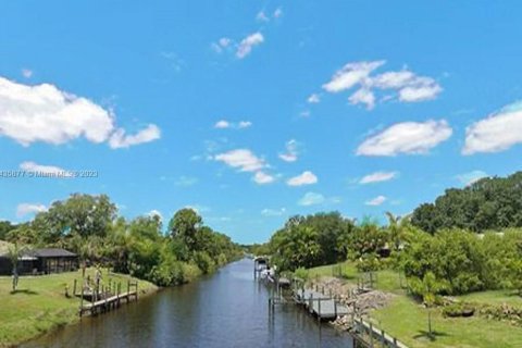 Land in Port Charlotte, Florida № 666645 - photo 6