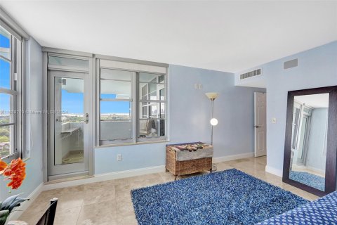 Condo in Miami Beach, Florida, 2 bedrooms  № 1431710 - photo 6