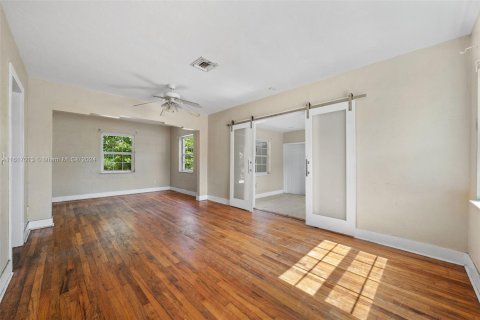 Casa en venta en West Miami, Florida, 3 dormitorios, 107.21 m2 № 1238359 - foto 4