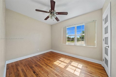 Casa en venta en West Miami, Florida, 3 dormitorios, 107.21 m2 № 1238359 - foto 16