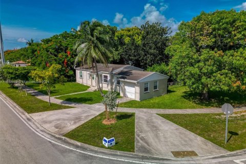 Villa ou maison à vendre à West Miami, Floride: 3 chambres, 107.21 m2 № 1238359 - photo 27