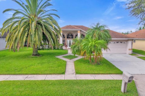 House in Saint Cloud, Florida 4 bedrooms, 212.84 sq.m. № 1349651 - photo 3