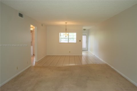 Condominio en venta en Coconut Creek, Florida, 2 dormitorios, 107.4 m2 № 1240464 - foto 5