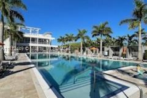 Adosado en venta en Doral, Florida, 4 dormitorios, 168.34 m2 № 1240463 - foto 2