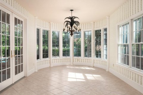 House in Gainesville, Florida 5 bedrooms, 654.12 sq.m. № 216335 - photo 20