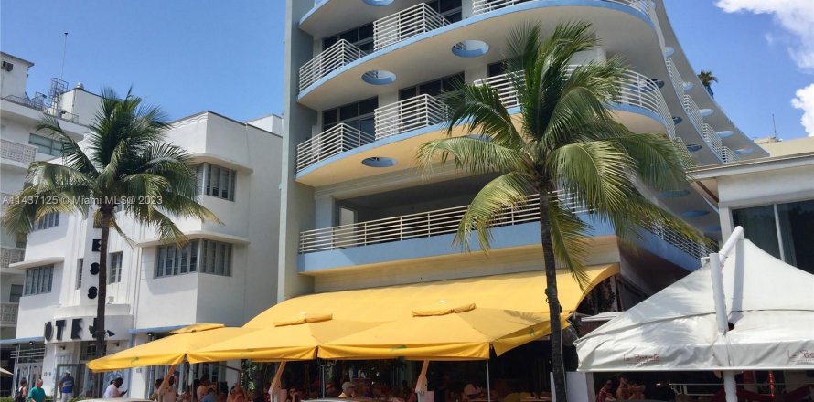 Condo in Miami Beach, Florida, 1 bedroom  № 672336