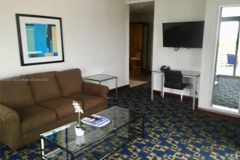 Condo in Miami Beach, Florida, 1 bedroom  № 672336 - photo 4