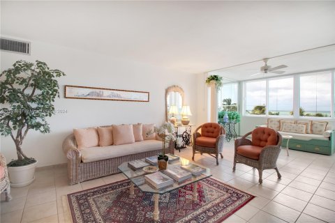 Copropriété à vendre à Miami Beach, Floride: 2 chambres, 124.49 m2 № 1270312 - photo 5