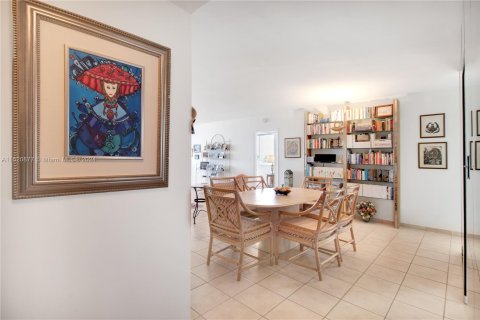 Copropriété à vendre à Miami Beach, Floride: 2 chambres, 124.49 m2 № 1270312 - photo 2