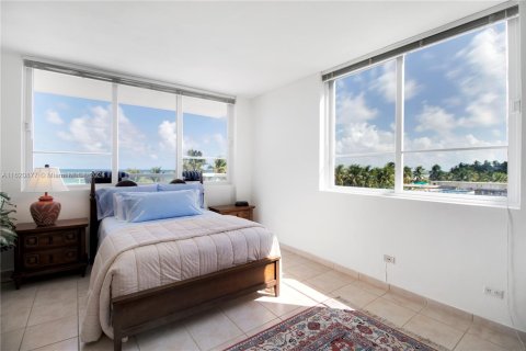 Copropriété à vendre à Miami Beach, Floride: 2 chambres, 124.49 m2 № 1270312 - photo 20