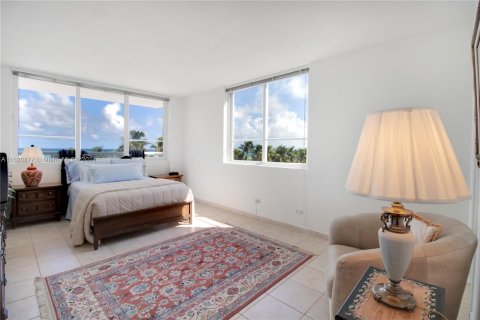 Copropriété à vendre à Miami Beach, Floride: 2 chambres, 124.49 m2 № 1270312 - photo 19