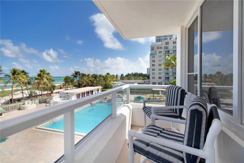 Copropriété à vendre à Miami Beach, Floride: 2 chambres, 124.49 m2 № 1270312 - photo 25