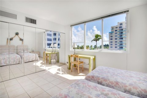 Copropriété à vendre à Miami Beach, Floride: 2 chambres, 124.49 m2 № 1270312 - photo 17