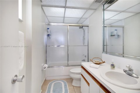 Condominio en venta en Miami Beach, Florida, 2 dormitorios, 124.49 m2 № 1270312 - foto 22